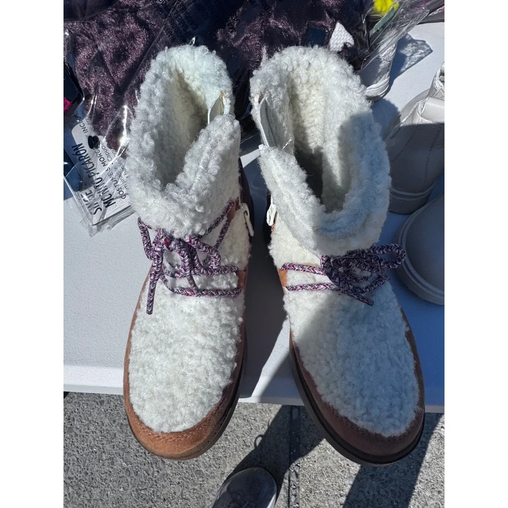 Kids Tan Faux Shearling Winter Boots Size 12 Ankle Booties Side Zip Non-Marking